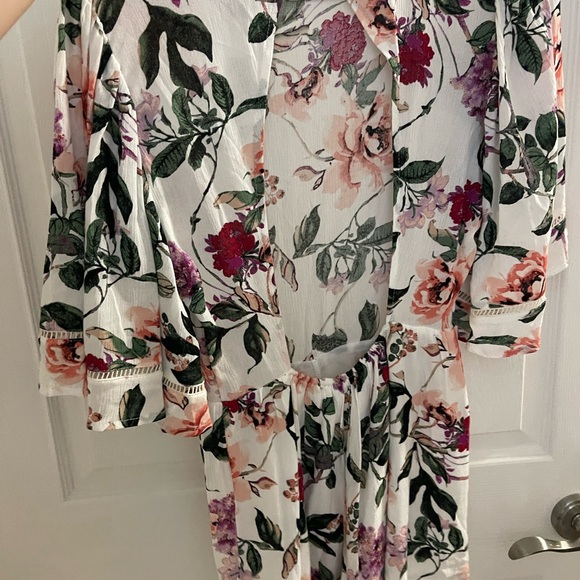 Floral romper open back - Picture 4 of 4